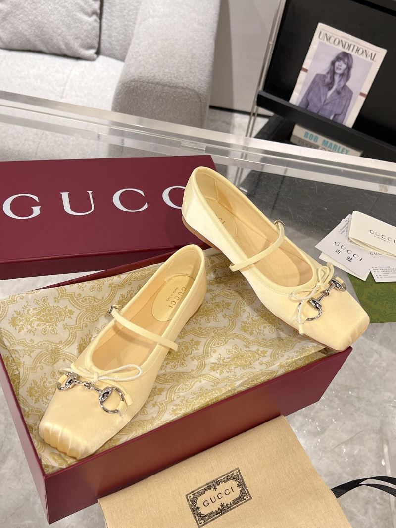 Gucci Flat Shoes